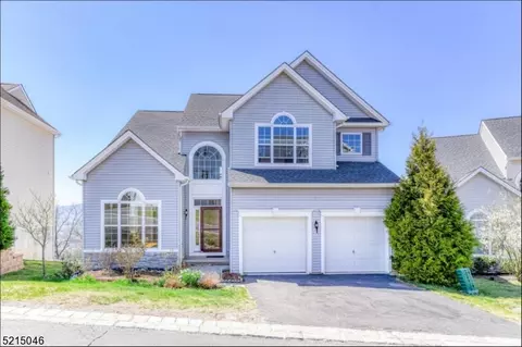 267 Winding Hill Dr, Hackettstown, NJ 07840