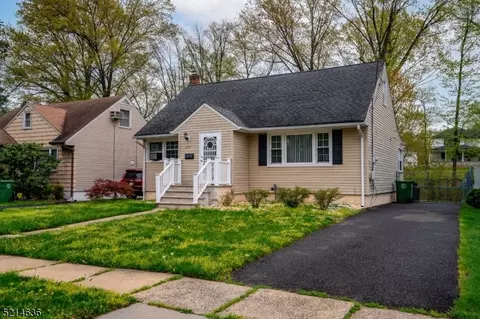 521 W 6th Ave, Roselle, NJ 07203