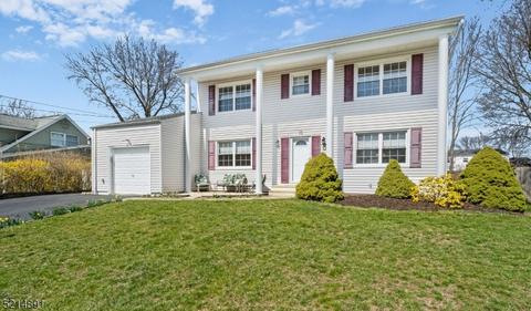15 Edgewood Pl, Mount Olive, NJ 07836