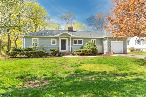 21 Sedgefield Dr, Morris Plains, NJ 07950