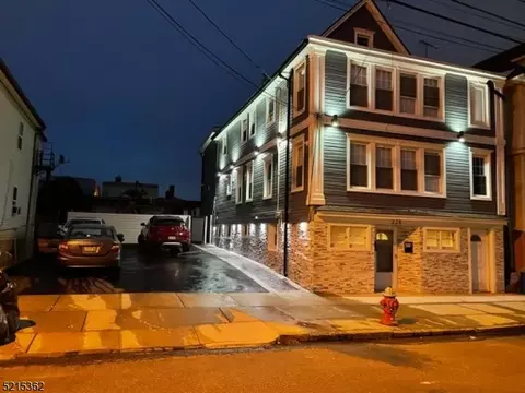 226 High St, Elizabeth, NJ 07202