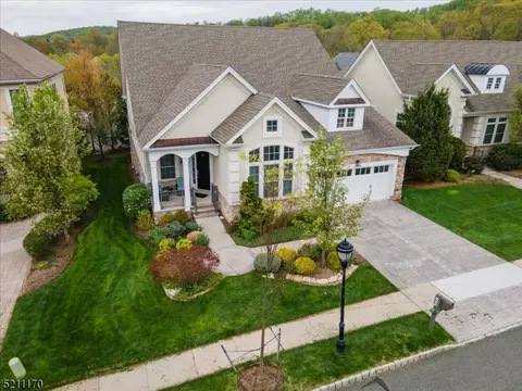 24 Johns Dr, Warren, NJ 07059