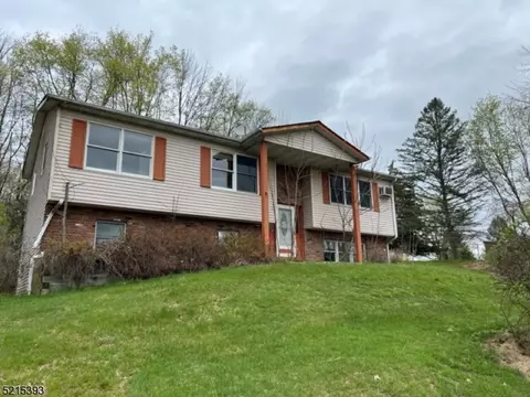 214 Old Clove Rd, Wantage, NJ 07461