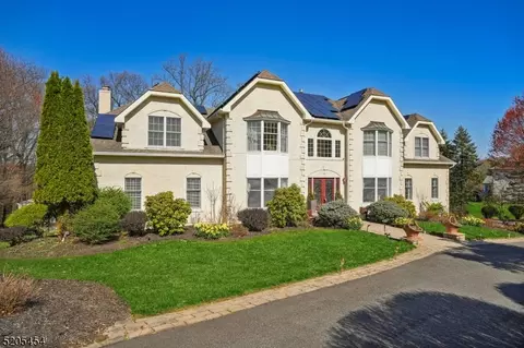 56 Nicole Dr, Denville, NJ 07834