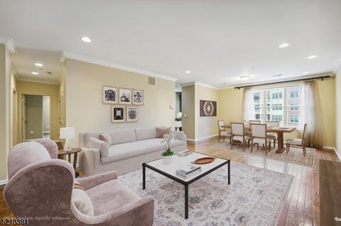1302 Pointe Gate Dr, Livingston, NJ 07039