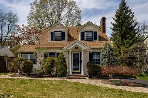 370 Huntington Rd, Union, NJ 07083