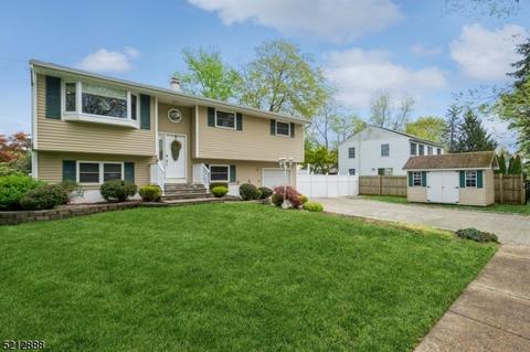 168 Misty Ln, Middlesex, NJ 08846
