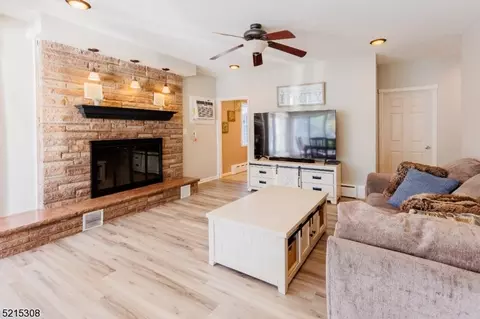 11 Virginia Ave, Jefferson, NJ 07849