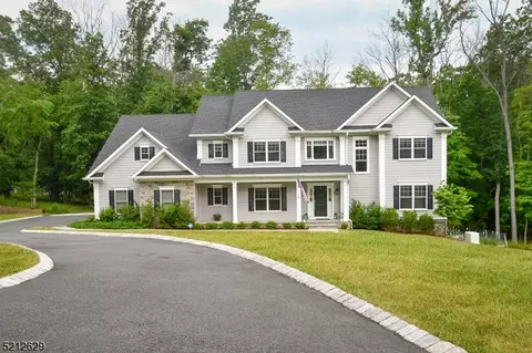15 Gregory Ln, Warren, NJ 07059