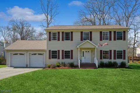 61 Mohican Ave, Landing, NJ 07850