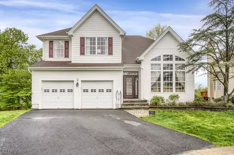 33 Ten Broek Ct, Bridgewater, NJ 08807
