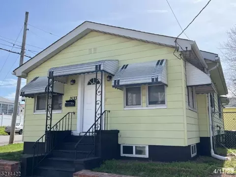 1533 Hiawatha Ave, Hillside, NJ 07205