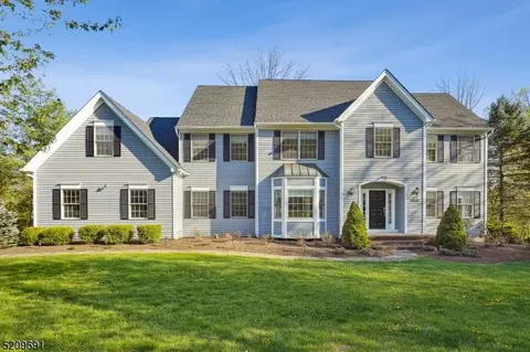 12 Governor Dr, Bernards, NJ 07920