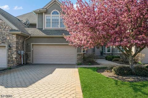 96 Tarrington Rd, Hamburg, NJ 07419