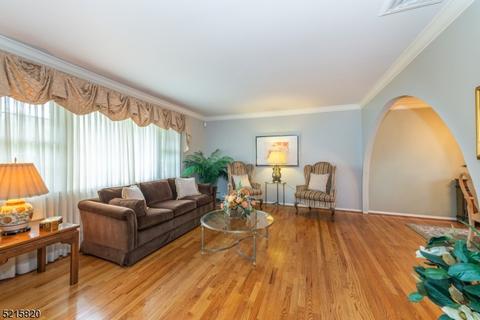 1 Hamilton Pl, Pine Brook, NJ 07058 photo 4