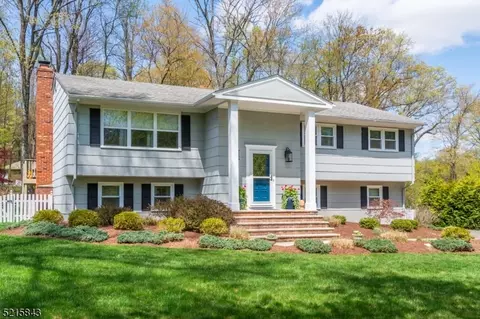 5 Alexander Dr, Randolph, NJ 07869