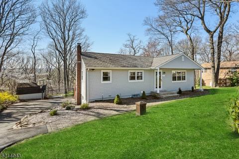 95 Hillcrest Dr, Denville, NJ 07834