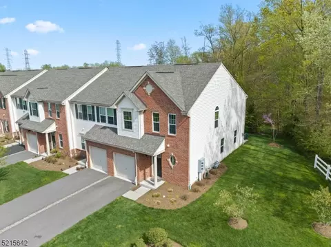 124 Sundance Dr, Trenton, NJ 08619
