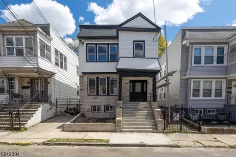 42 Aldine St, Newark, NJ 07112