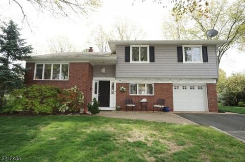 41 Oleander Way, Clark, NJ 07066