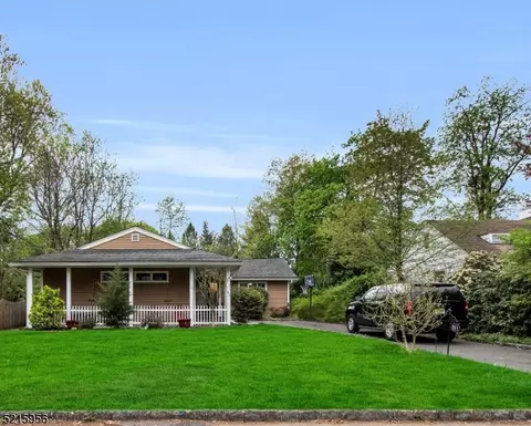 161 Farragut Rd, North Plainfield, NJ 07062