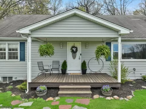 296 Warbasse Junction Rd, Lafayette, NJ 07848