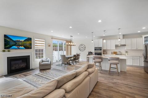 2 Wolff Rd, Morristown, NJ 07960