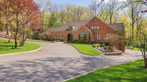 3 N Oaks Ct, Warren, NJ 07059