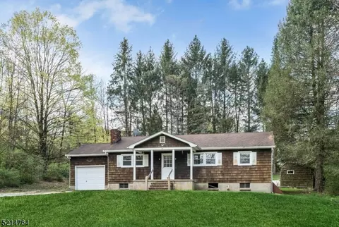 72 Plotts Rd, Newton, NJ 07860