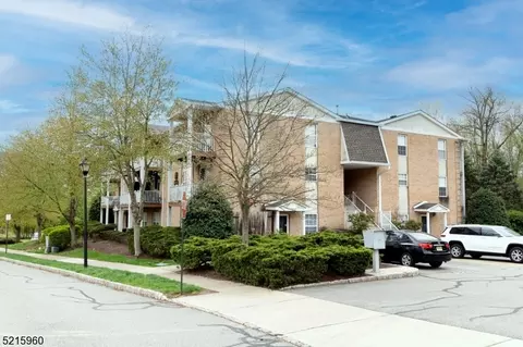 109 Vista Dr, Cedar Knolls, NJ 07927