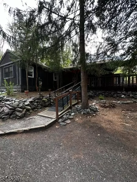 107 Alexauken Creek Rd, Lambertville, NJ 08530
