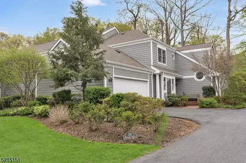 20 Woodcrest Dr, Morristown, NJ 07960