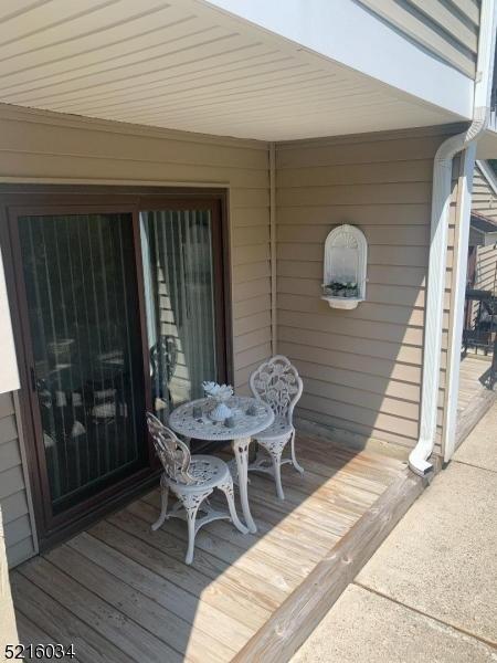 33 Hillside Ct, Clinton, NJ 08809 photo 3