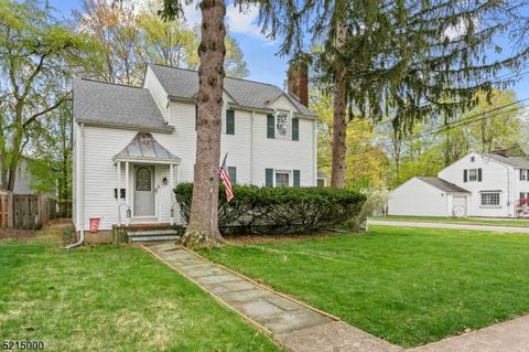 55 Stiles Ave, Morris Plains, NJ 07950