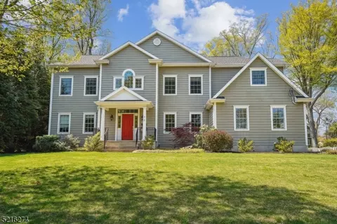 78 Edgewood Dr, Florham Park, NJ 07932