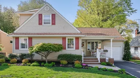 362 West Ln, Clark, NJ 07066