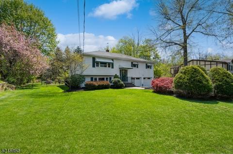29 Kenbury Rd, Somerville, NJ 08876