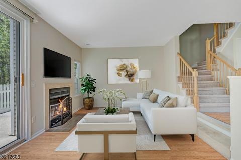 24 Encampment Dr, Bedminster, NJ 07921