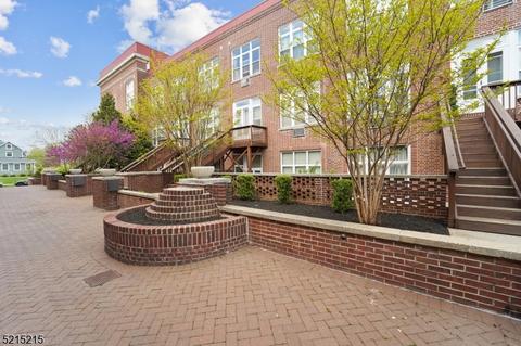 515 Trinity Pl, Westfield, NJ 07090