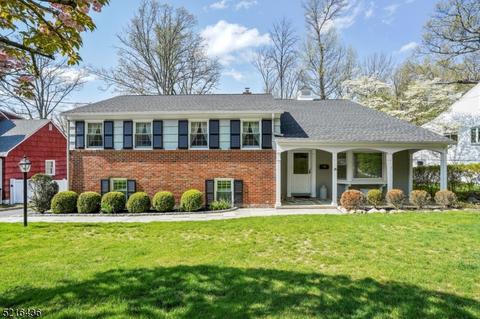 26 Pine Grove Rd, Berkeley Heights, NJ 07922