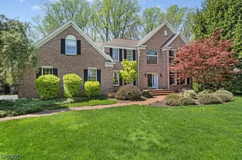 22 Cowie Rd, Chester, NJ 07930