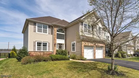43 Willocks Cir, East Franklin, NJ 08873