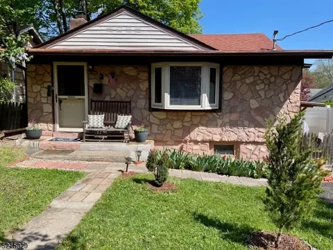 2 Oswego Ave, Parsippany-troy Hills Twp, NJ 07034