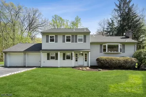 36 Cavell Pl, West Caldwell, NJ 07006