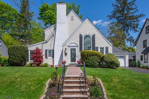 33 Fairway Dr, West Orange, NJ 07052