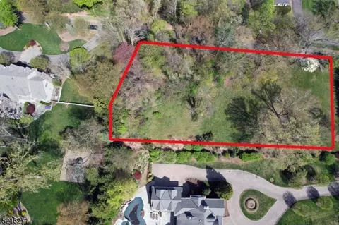 207 Wearimus Rd, Hohokus Boro, NJ 07423