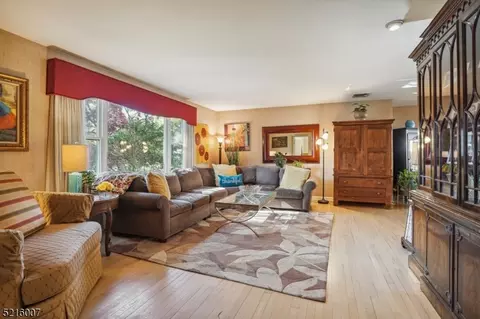 3 Rosemont Dr, West Orange, NJ 07052