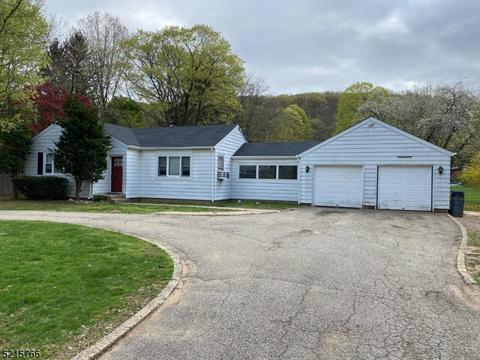 18 Green Ln, Randolph, NJ 07869