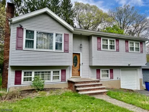 11 Cindy Ln, Jefferson, NJ 07438
