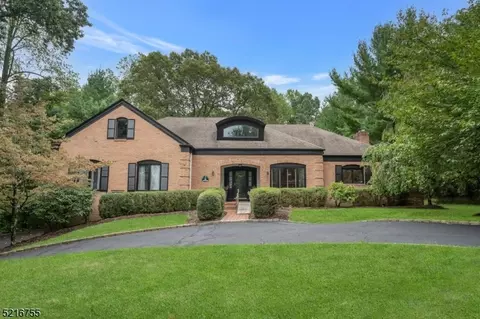 19 Squirrel Run, Morristown, NJ 07960